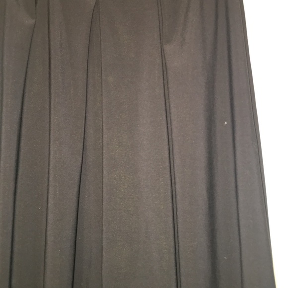 Black Skirt - Picture 3 of 7